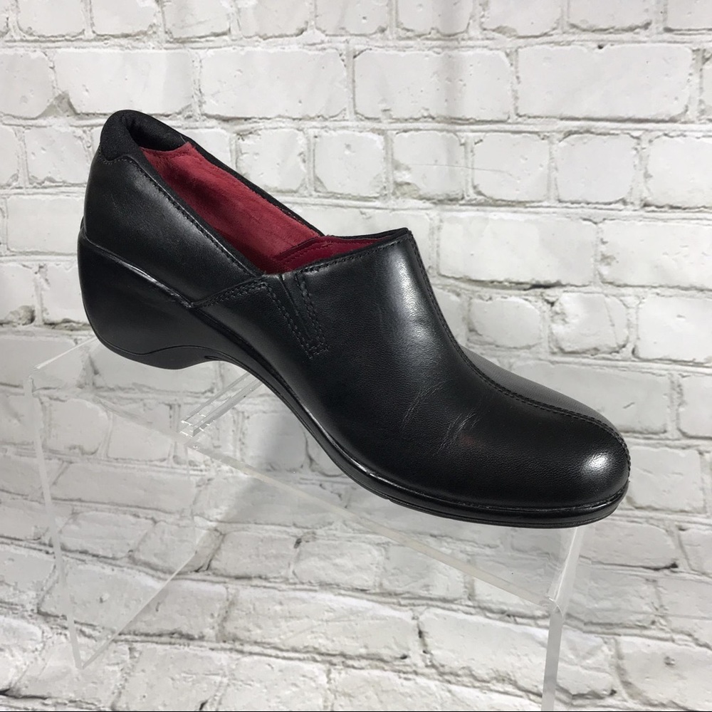 Merrell black leather loafers